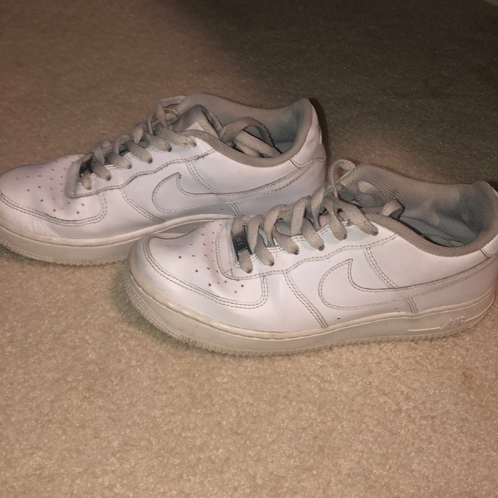 Air Force 1s ( NIKE AIR )